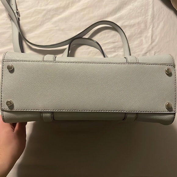 Kate Spade satchel bag in light grey saffiano leather. - Picture 3 of 5